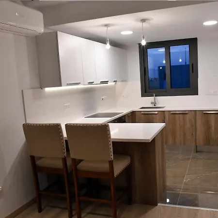 Baz Tower 4*