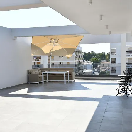 Baz Tower Lägenhetshotell Nicosia