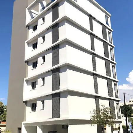 Ξενοδοχείο με διαμερίσματα Baz Tower 4*