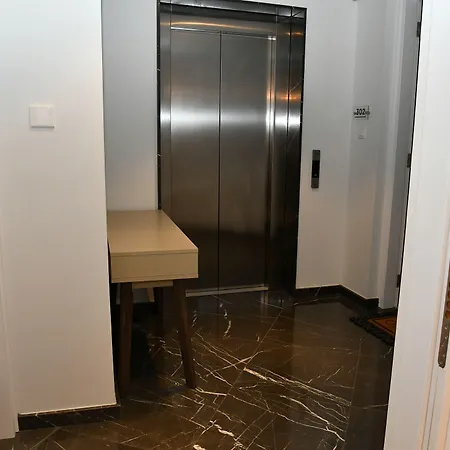 Lägenhetshotell Baz Tower