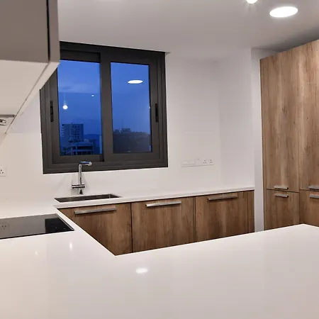 Lägenhetshotell Baz Tower Nicosia