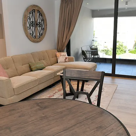 Lägenhetshotell Baz Tower Nicosia