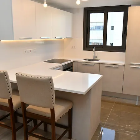 Lägenhetshotell Baz Tower Nicosia