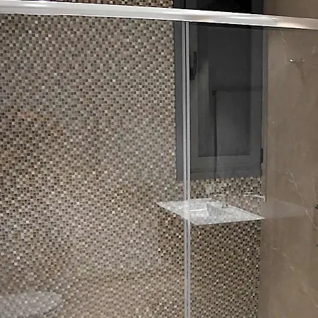 Baz Tower Ξενοδοχείο με διαμερίσματα 4*