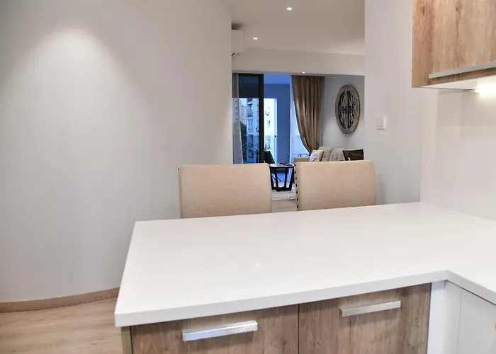 Baz Tower 公寓式酒店 4*