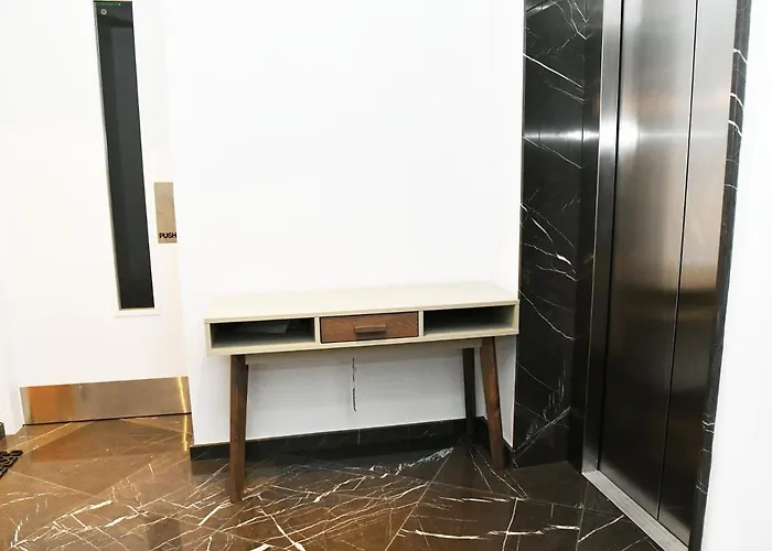 Baz Tower 公寓式酒店