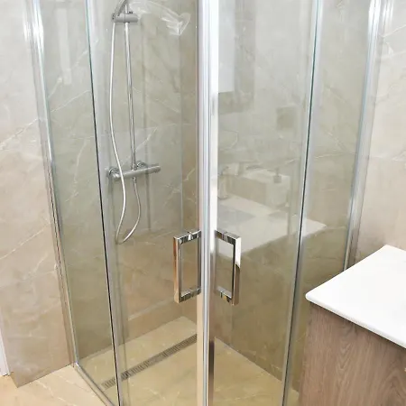 Hotel apartamentowy Baz Tower